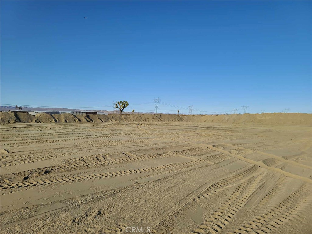 15972 El Esteban Rd Property Photo 1