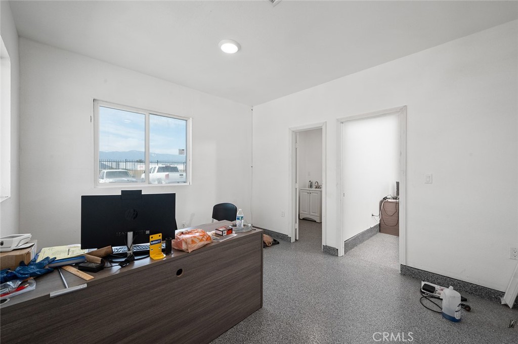 9501 Waterman Avenue Property Photo 10