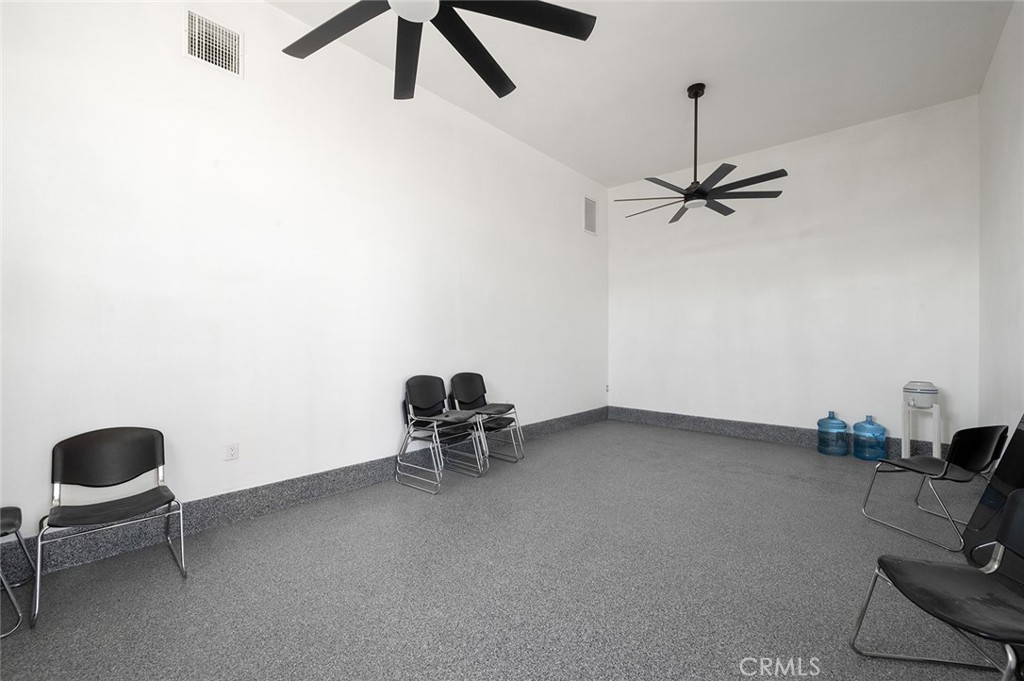 9501 Waterman Avenue Property Photo 18