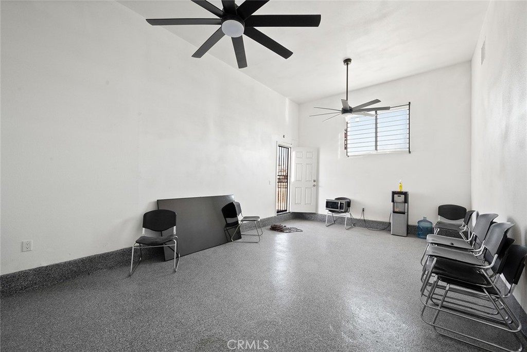 9501 Waterman Avenue Property Photo 19