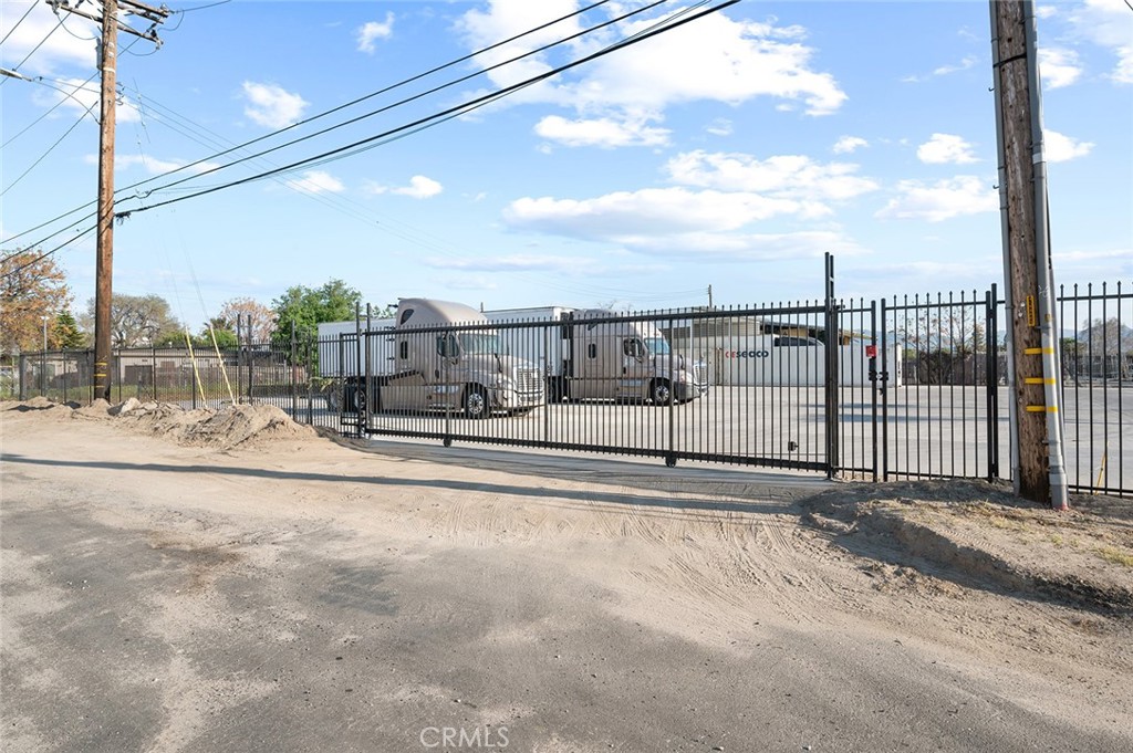 9501 Waterman Avenue Property Photo 25