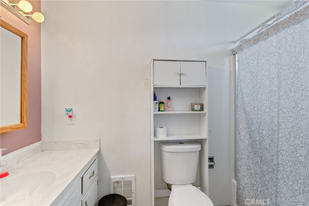 15063 Mauna Loa St Property Photo 8