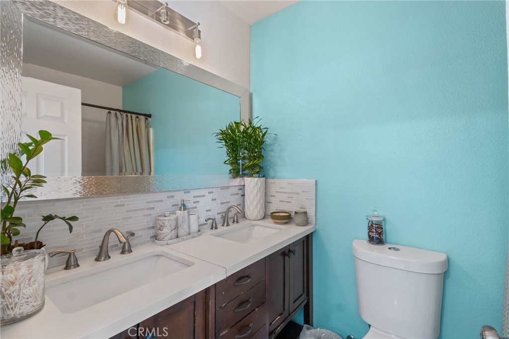 15063 Mauna Loa St Property Photo 13