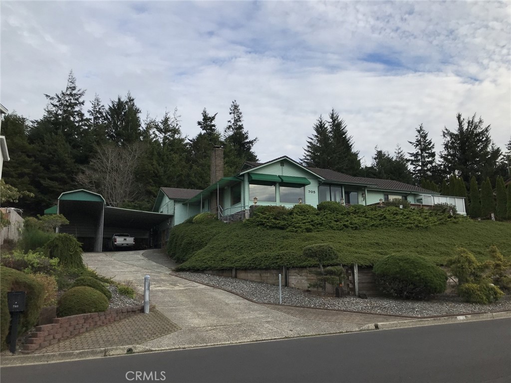 705 Prefontaine Dr