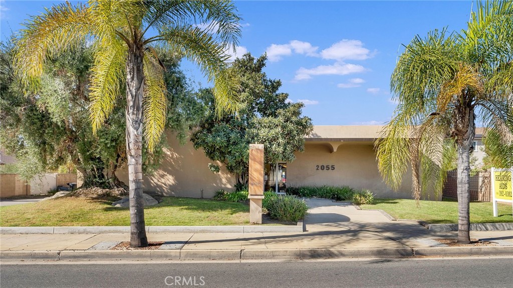 2055 N Garey Avenue Property Photo 2