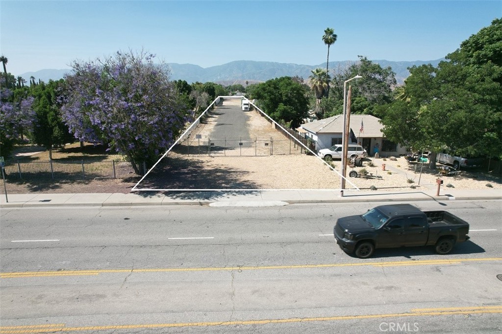 1812 W Base Line Street Property Photo 2