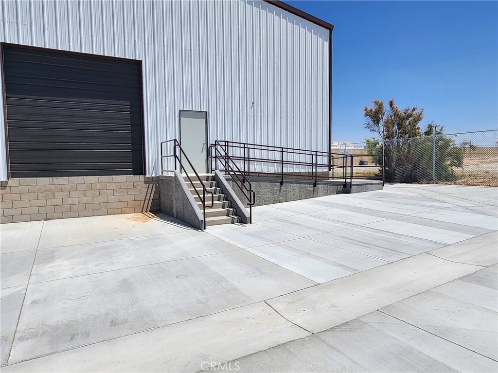 17454 Adelanto Road Property Photo 4