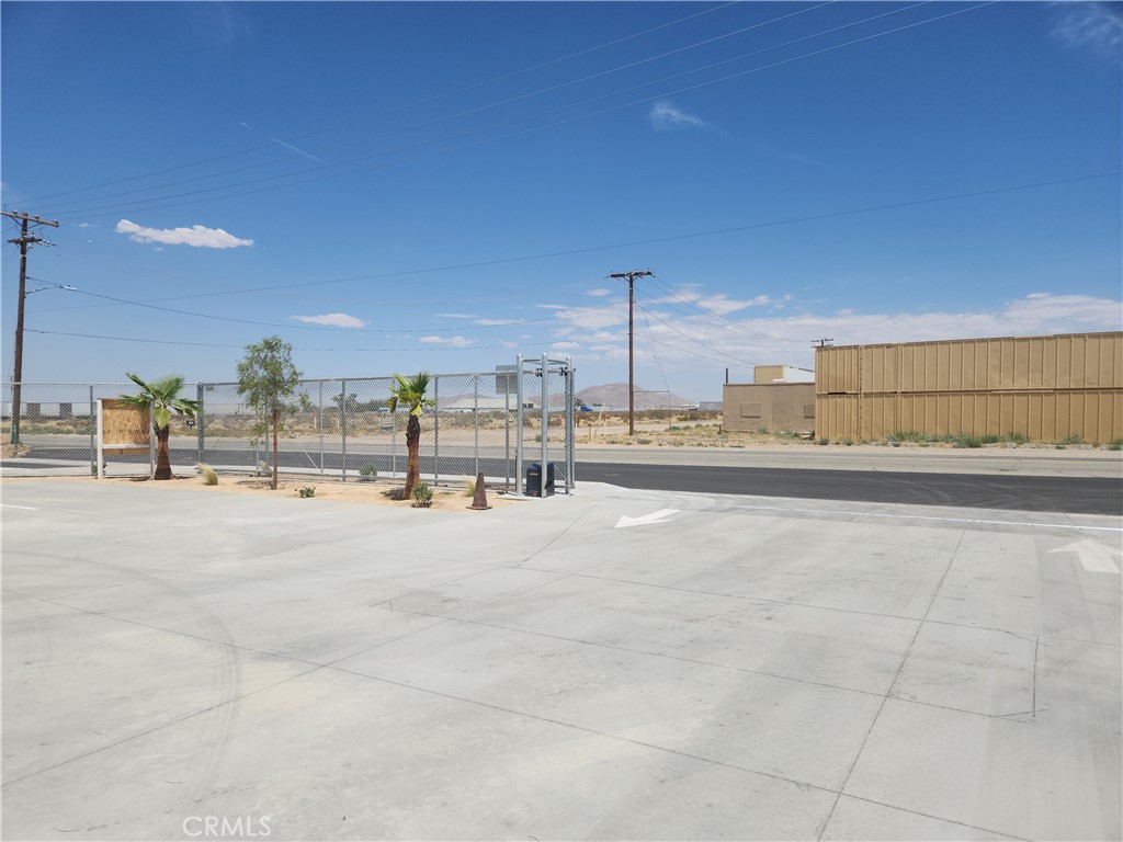 17454 Adelanto Road Property Photo 10