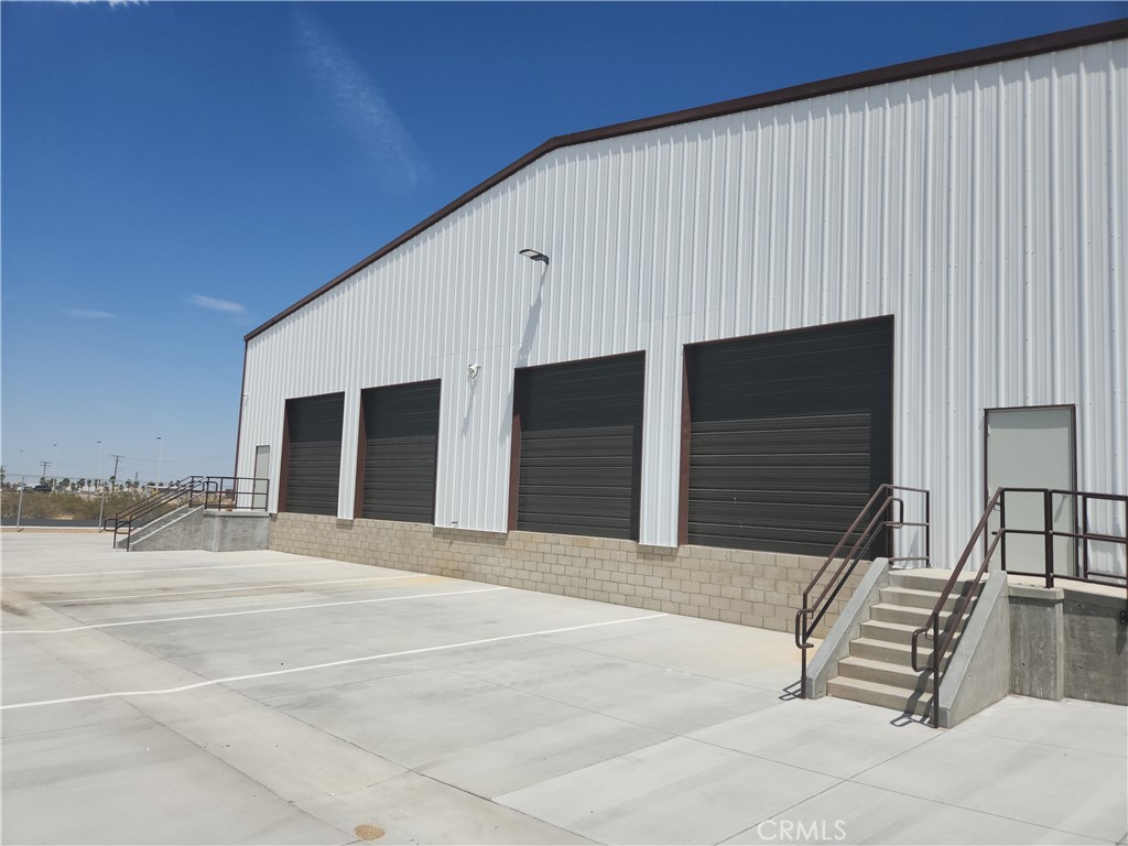 17454 Adelanto Road Property Photo 13
