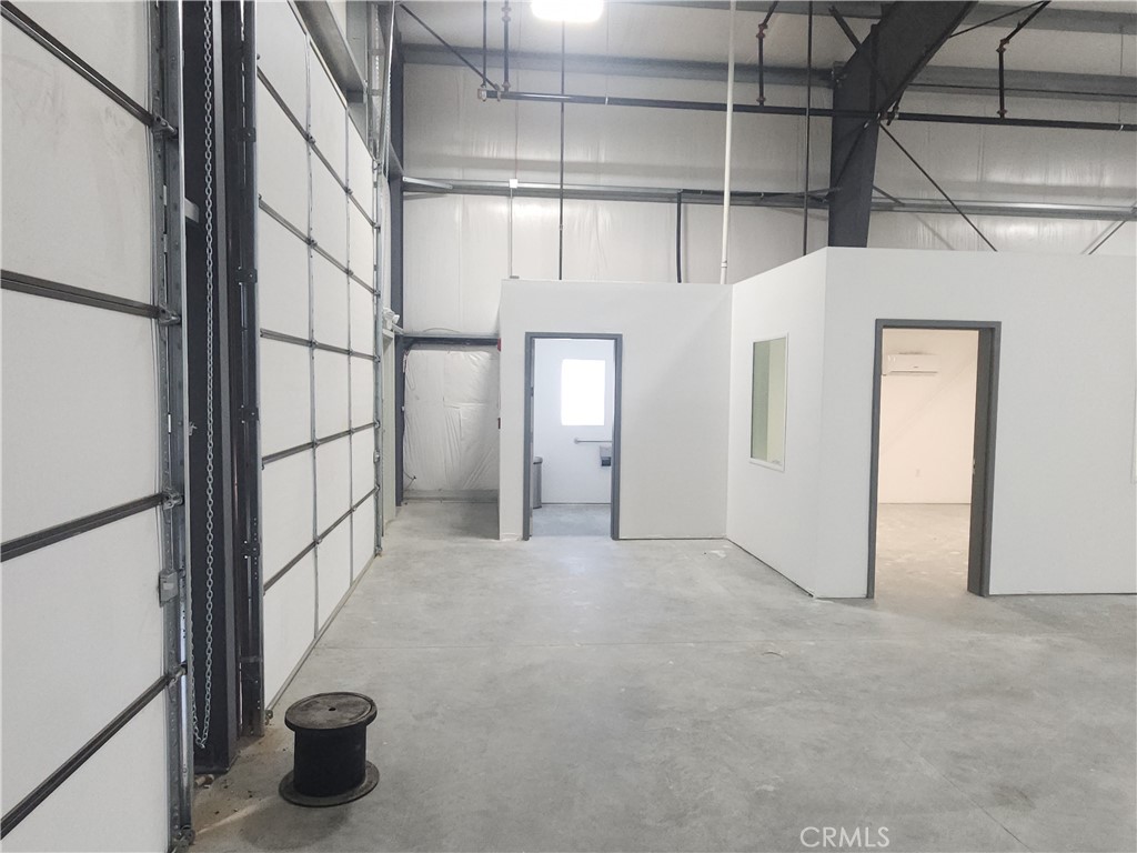 17454 Adelanto Road Property Photo 22