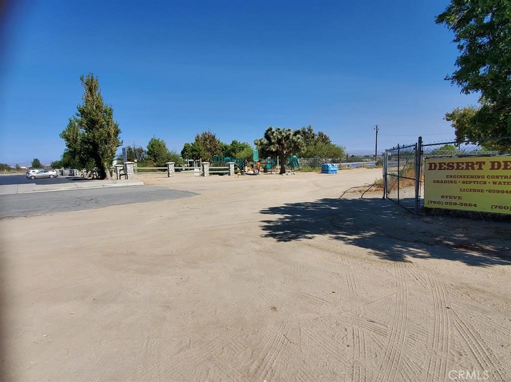 4175 Warbler Road Property Photo 4