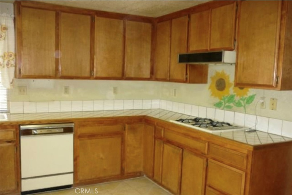 6888 Bookasta Road Property Photo 10