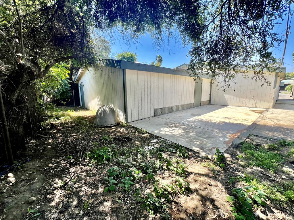 545 E California Street Property Photo 15