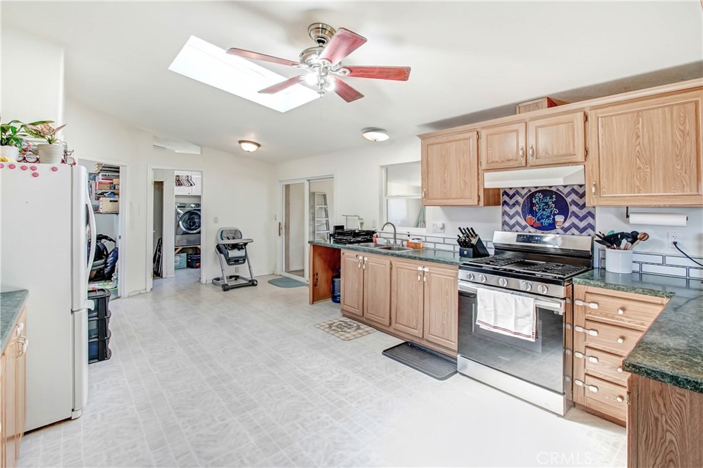 25635 Kargat Street Property Photo 8