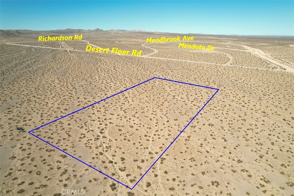 64 S Desert Flower Road Property Photo 3