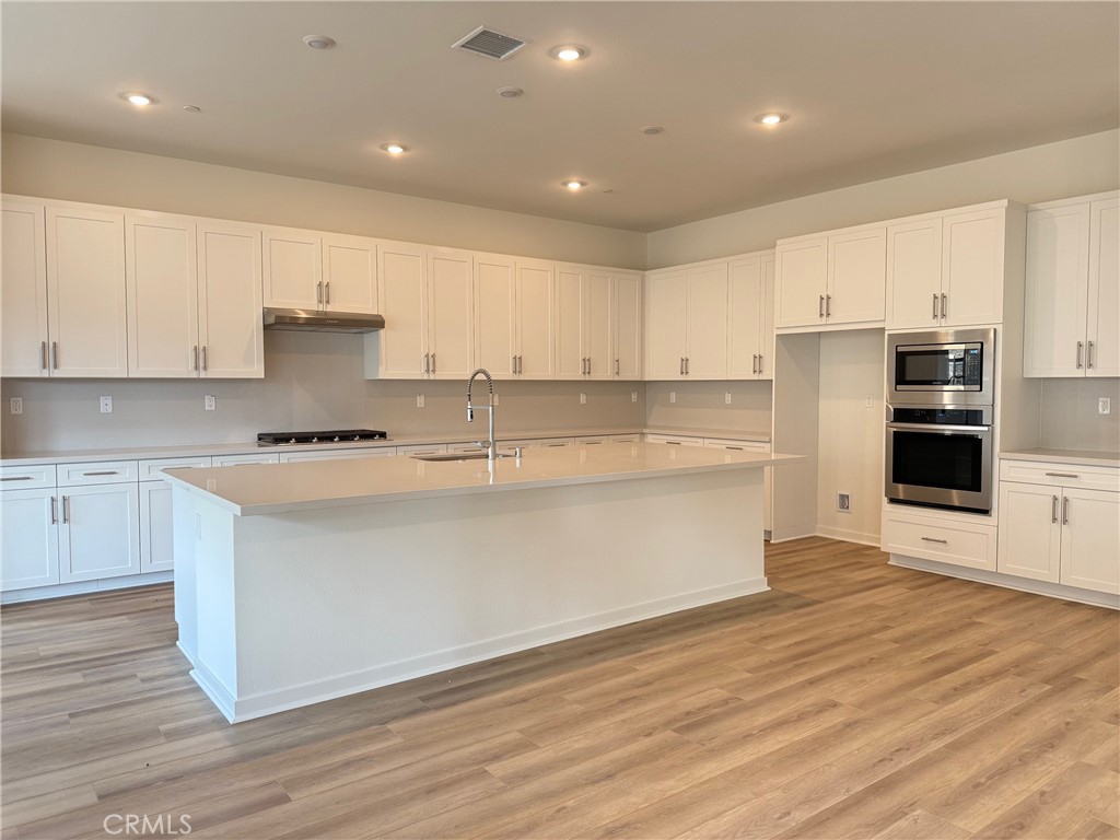 15772 Conservatory Drive Property Photo 2