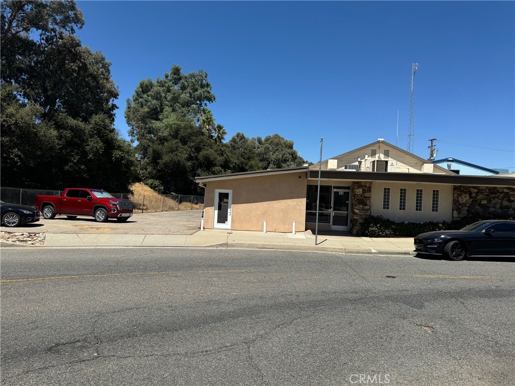521 Wellwood Avenue Property Photo 3