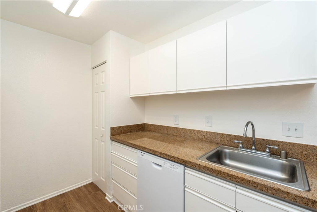 1265 Kendall Drive 713 Property Photo 7