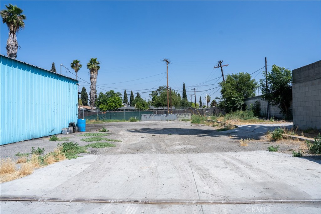 859 Inland Center Drive Property Photo 3