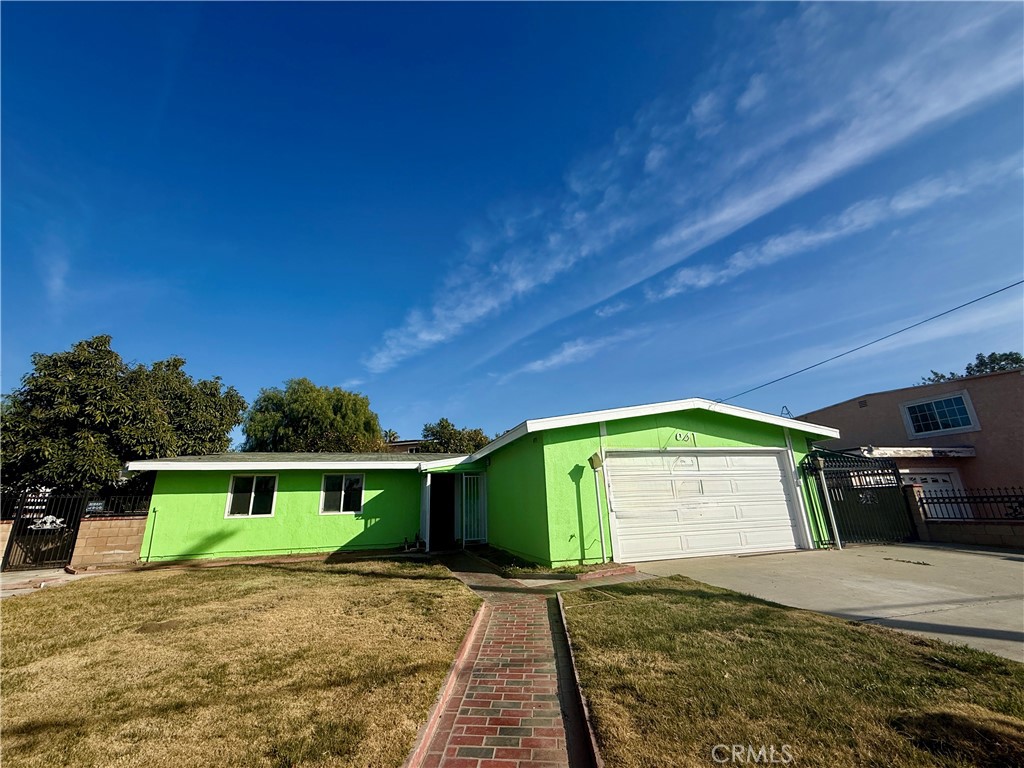 941 S Sycamore Avenue Property Photo 1