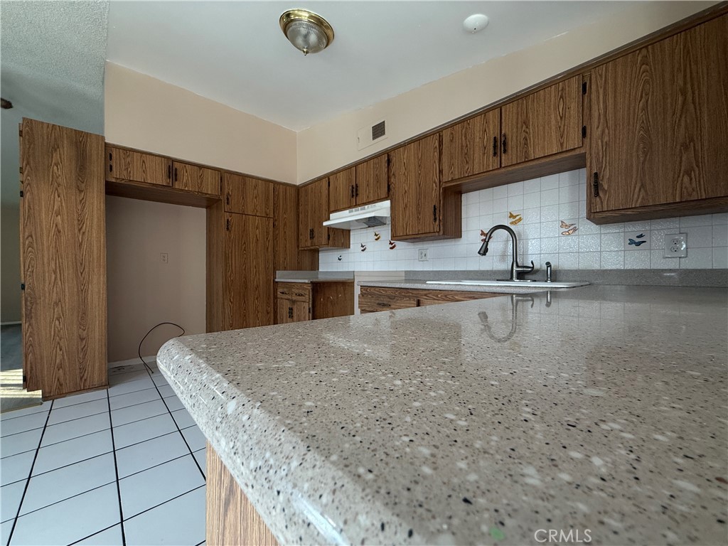 941 S Sycamore Avenue Property Photo 10