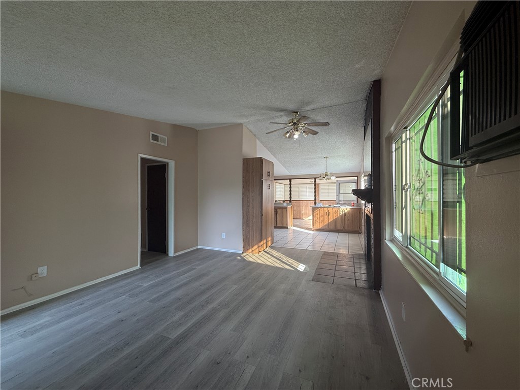 941 S Sycamore Avenue Property Photo 22