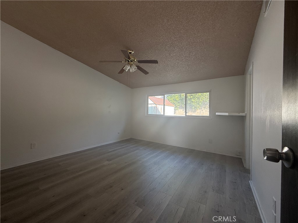 941 S Sycamore Avenue Property Photo 29