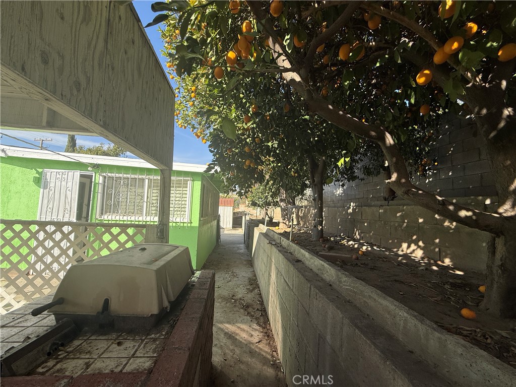 941 S Sycamore Avenue Property Photo 32