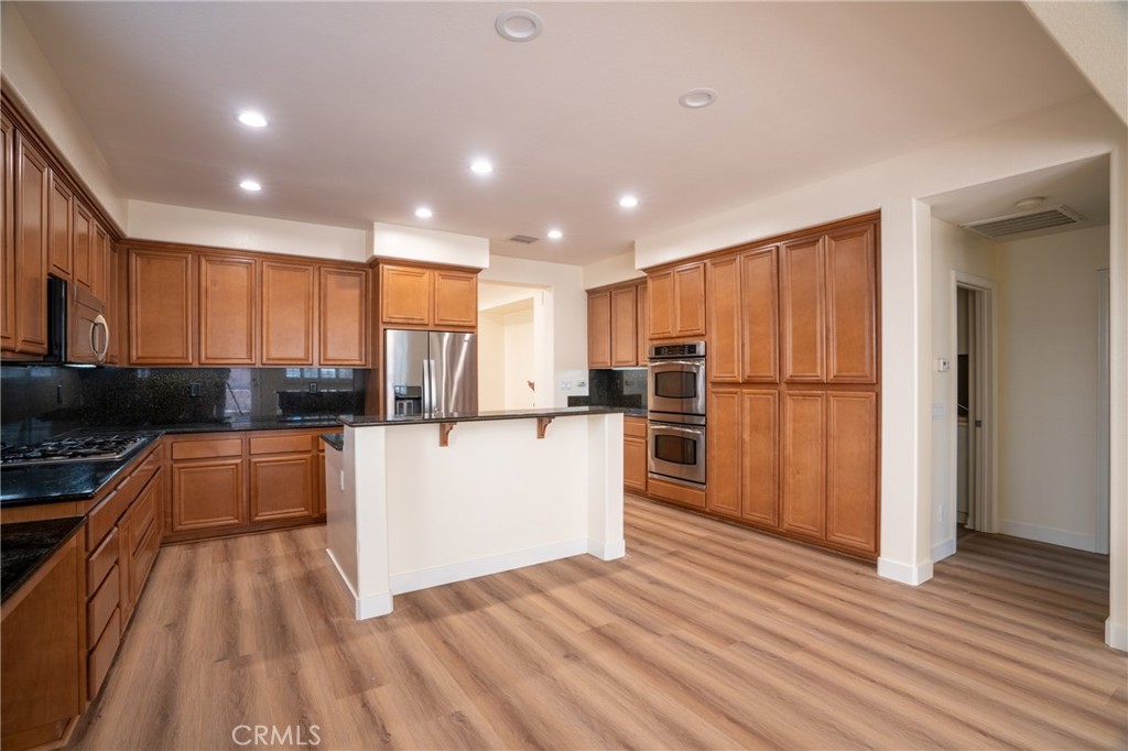 7622 Iron Horse Place Property Photo 6