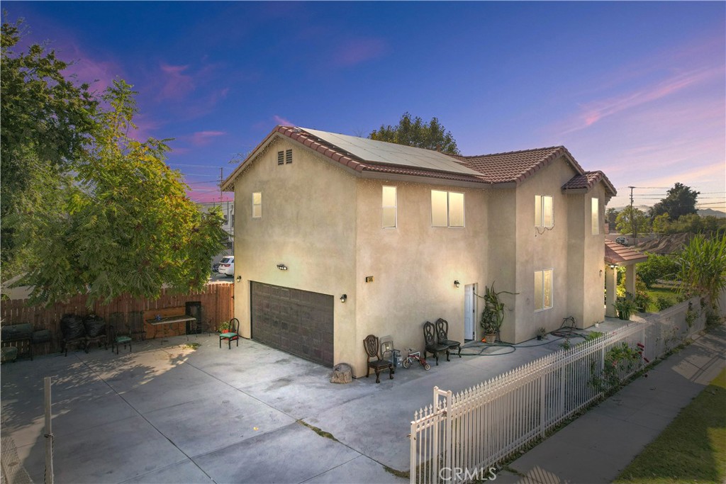 1365 N Crescent Avenue Property Photo