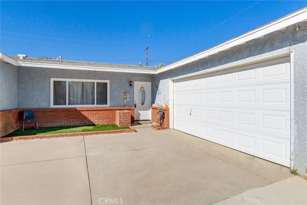 4926 N Stoddard Avenue Property Photo 1