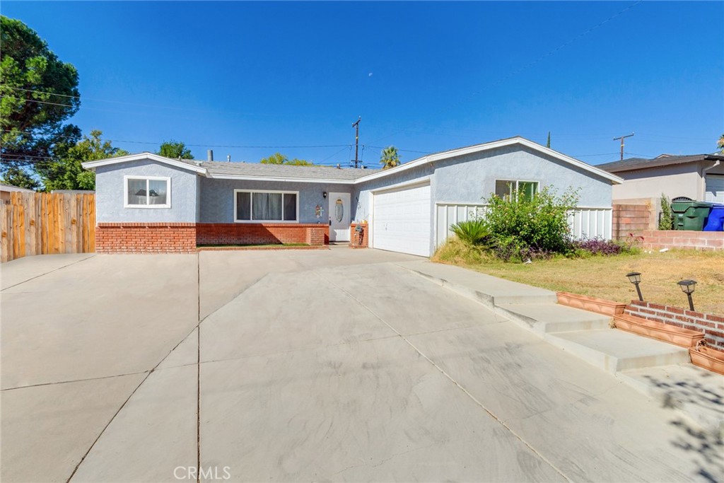 4926 N Stoddard Avenue Property Photo 2