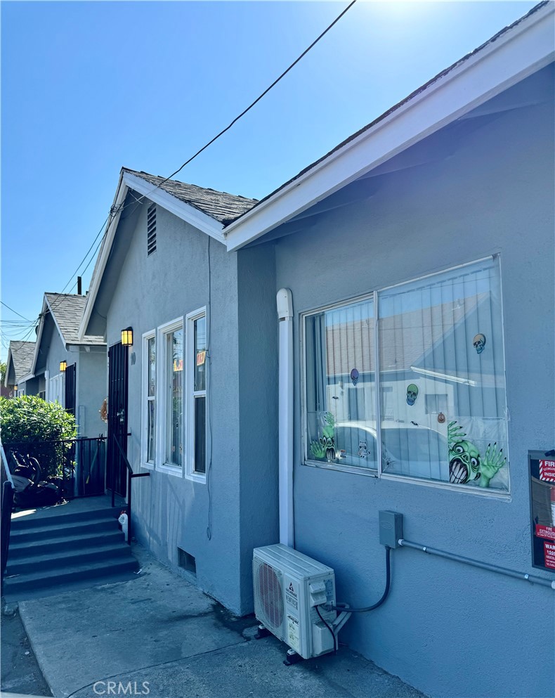 123 N Inez Street Property Photo 8