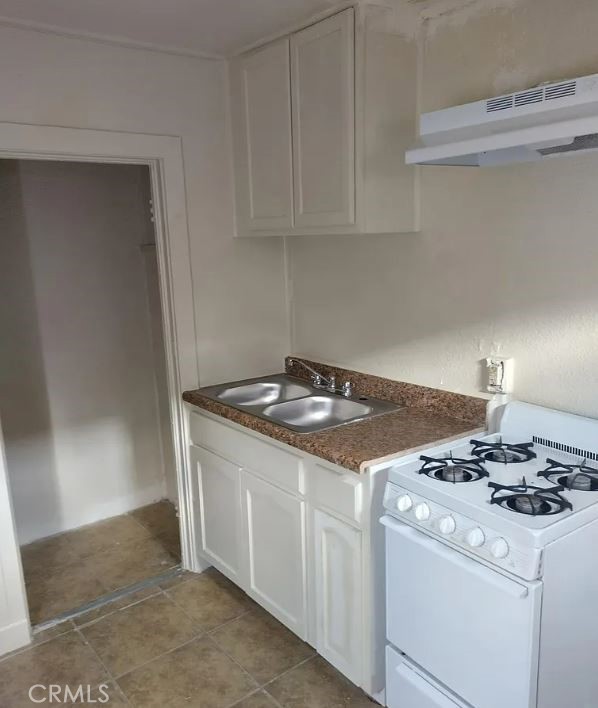 123 N Inez Street Property Photo 9