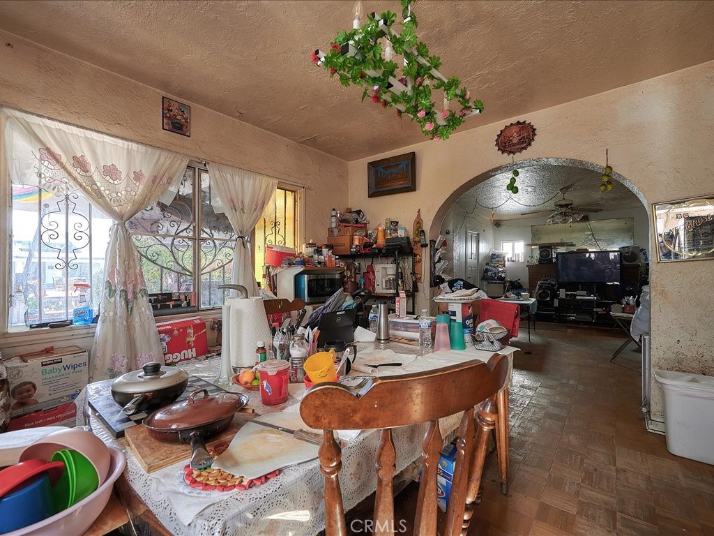 4162 S Budlong Avenue Property Photo 12