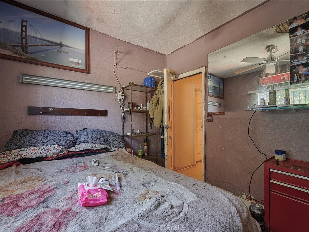 4162 S Budlong Avenue Property Photo 21