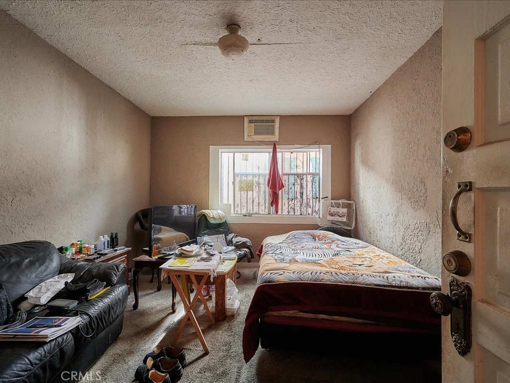 4162 S Budlong Avenue Property Photo 23