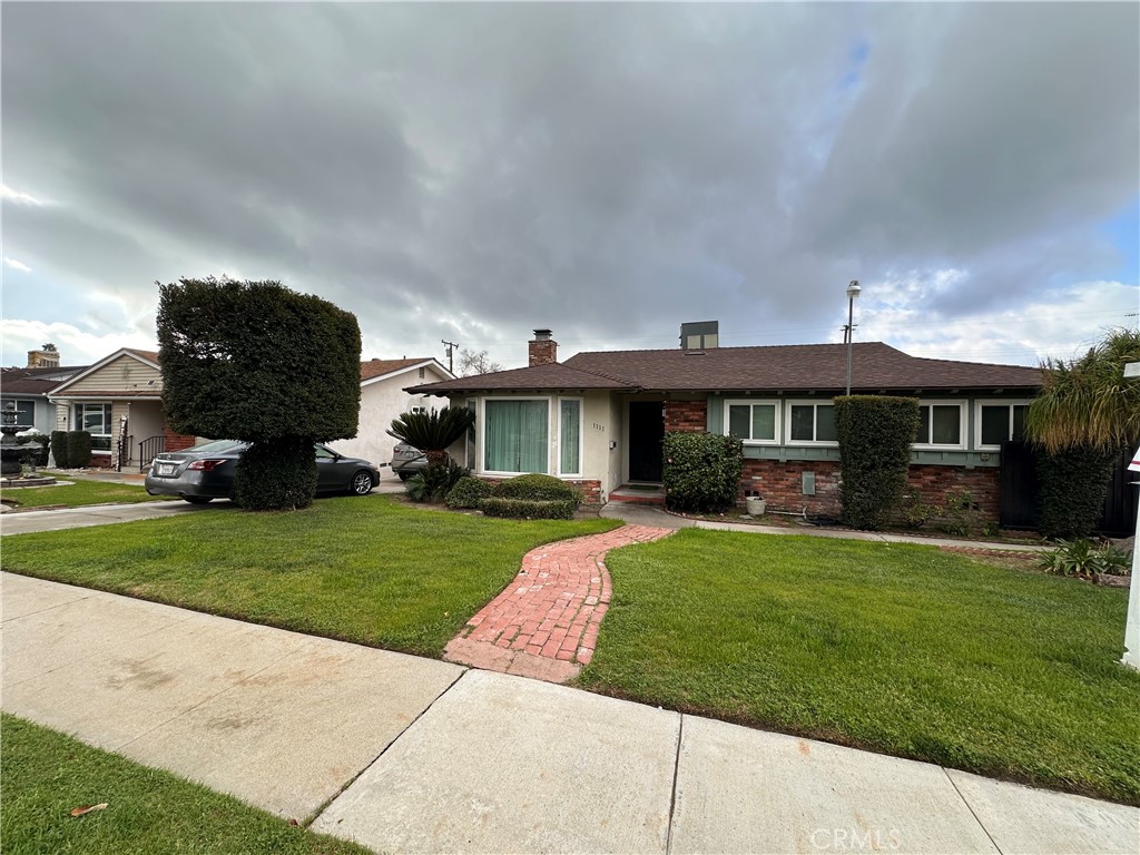1111 E 28th Street Property Photo 1