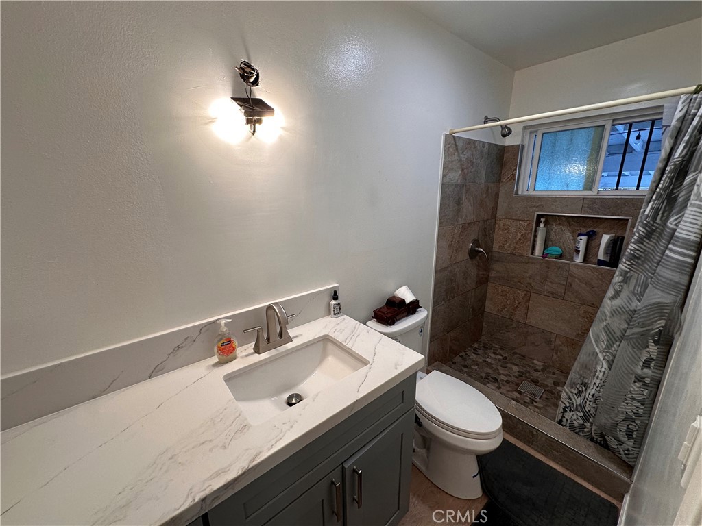 1111 E 28th Street Property Photo 10