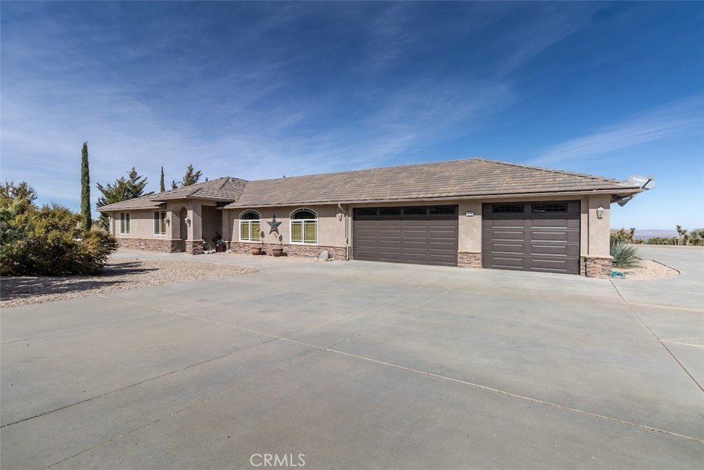 2038 Hollister Road Property Photo 1