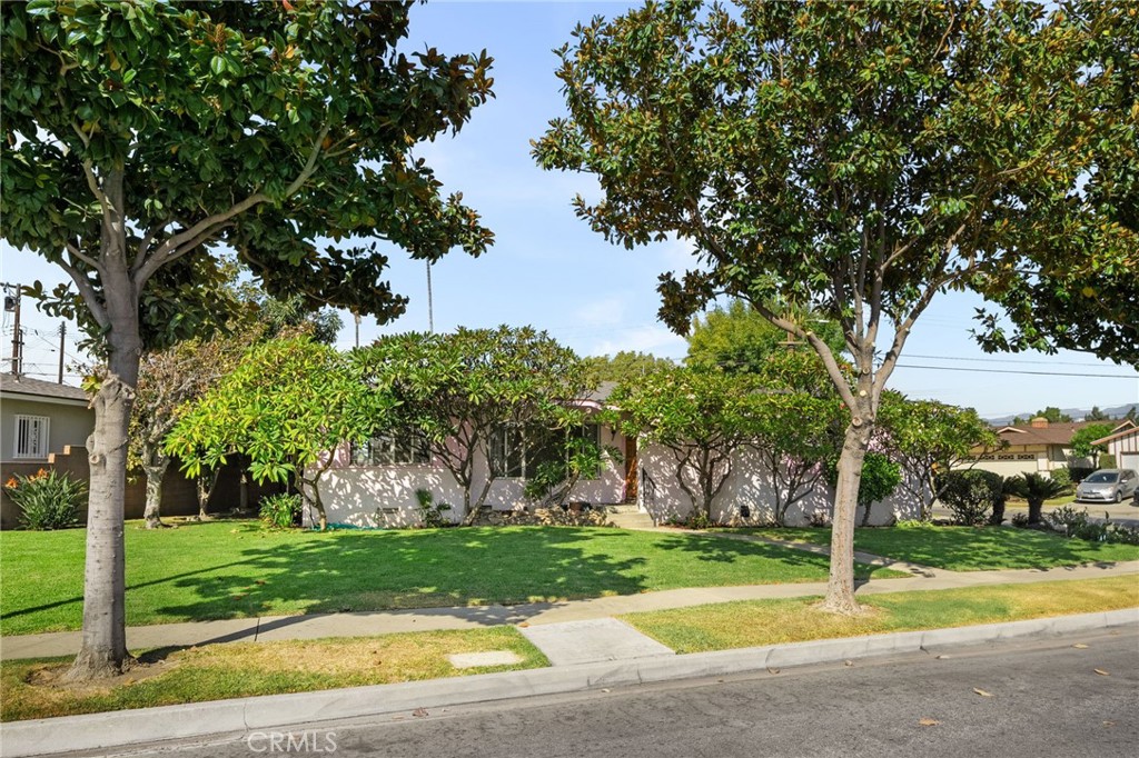 8653 Norwood Place Property Photo