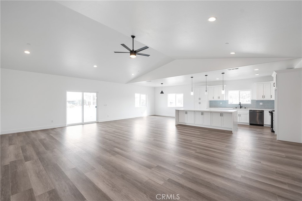 11383 Maple Avenue Property Photo 2