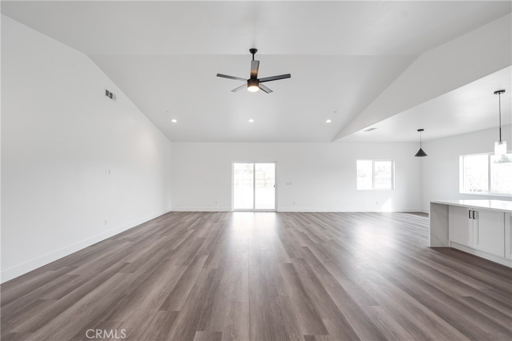11383 Maple Avenue Property Photo 3
