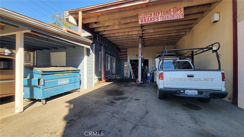 385 W F Street Property Photo 9