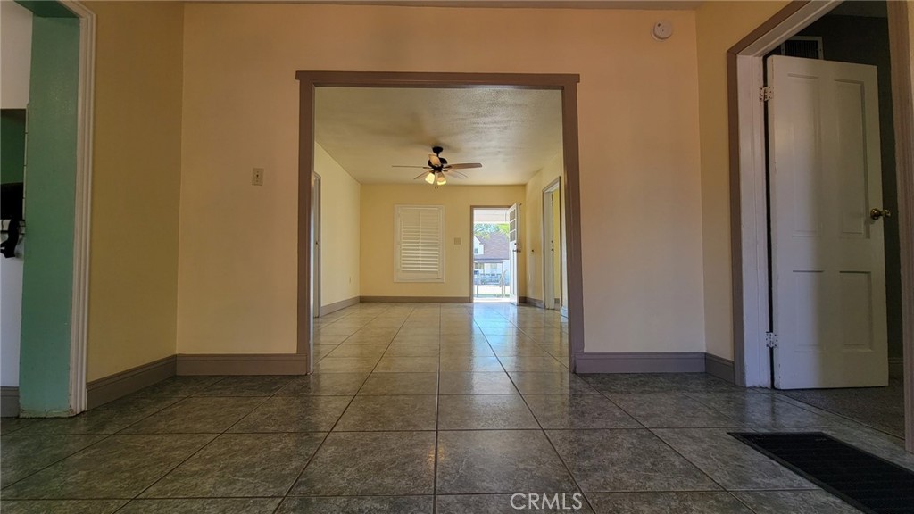 385 W F Street Property Photo 37