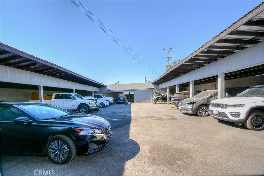 7282 Tippecanoe Avenue Property Photo 4
