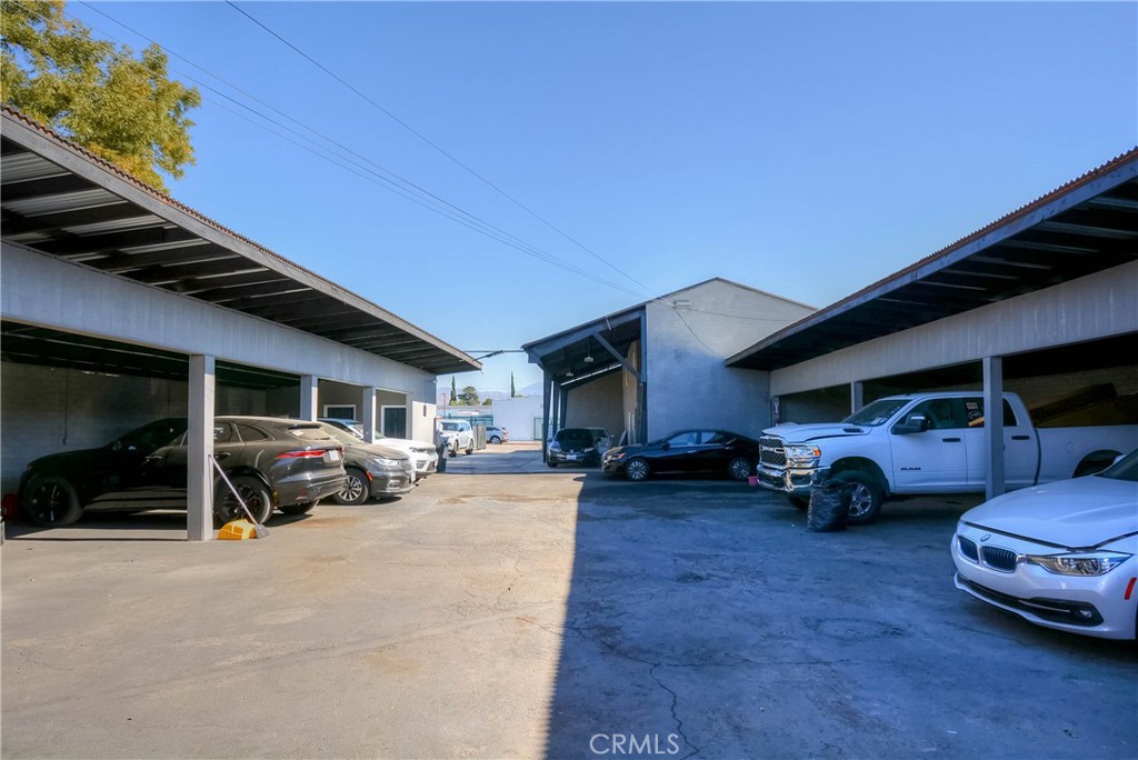 7282 Tippecanoe Avenue Property Photo 6