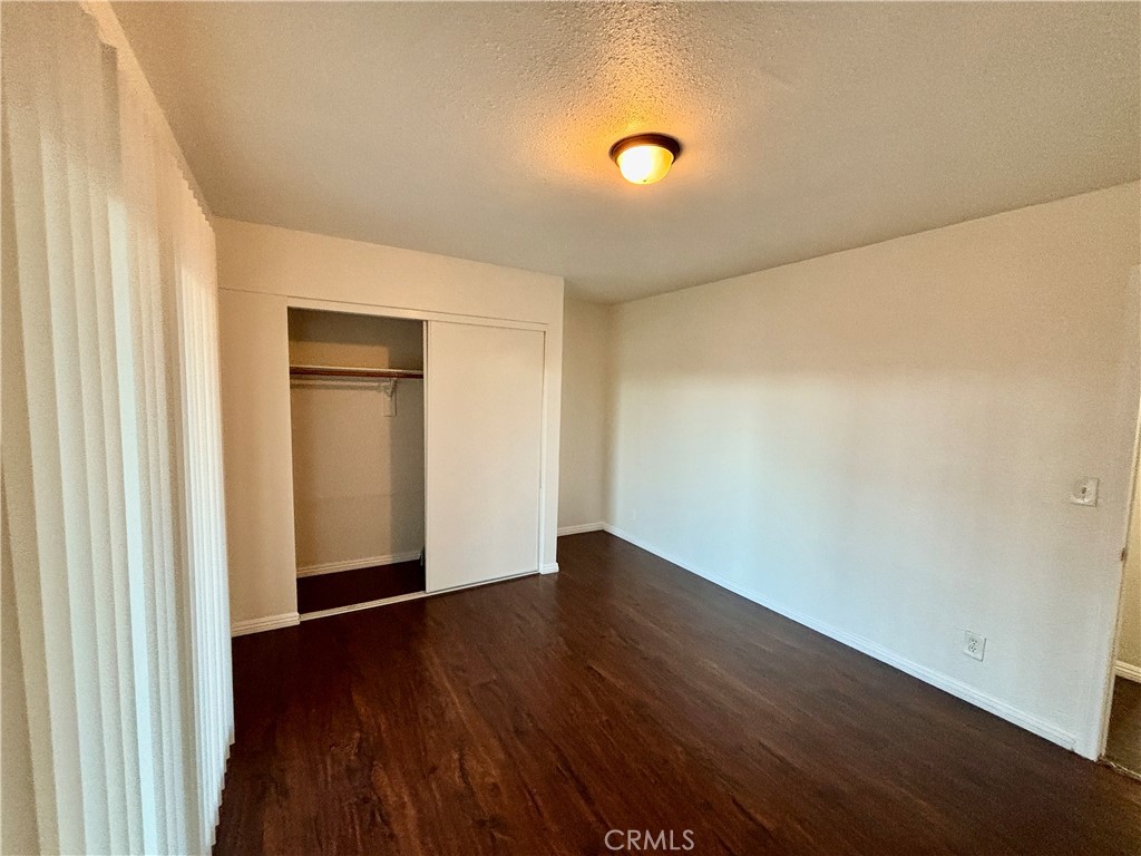 1043 N Lilac Avenue B Property Photo 11