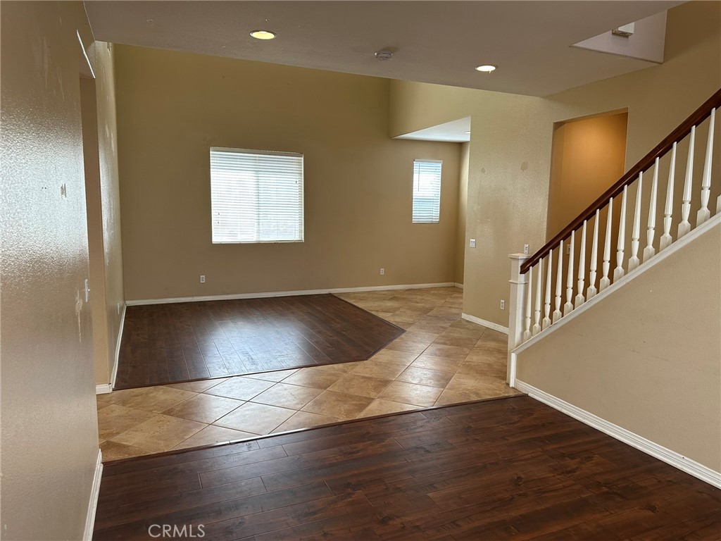 34256 Devlin Drive Property Photo 6