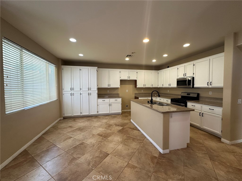 34256 Devlin Drive Property Photo 10